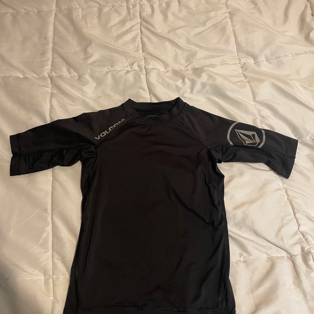 1 yo Volcom Black Short Sleeve Rash Guard